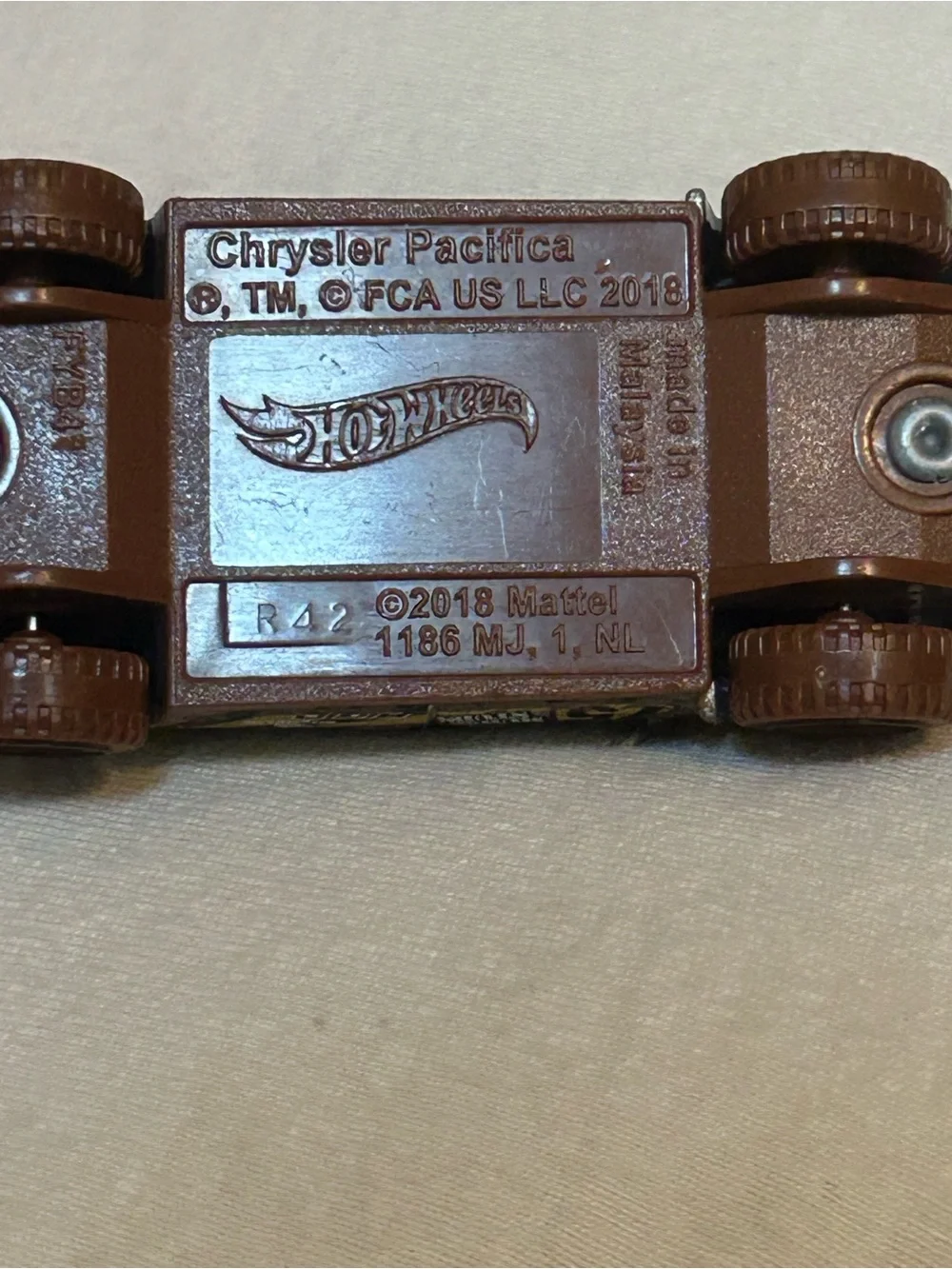 Hot Wheels 2023 Chrysler Pacifica Off-Road Minivan - Mud Studs